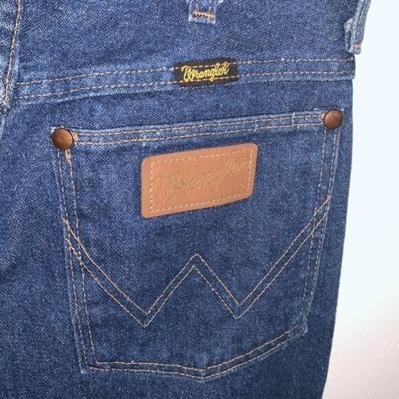 Wrangler Women's Classic Fit High-Waisted Blue Denim Jeans 13MWZG Size 7 X 32 - Picture 7 of 16